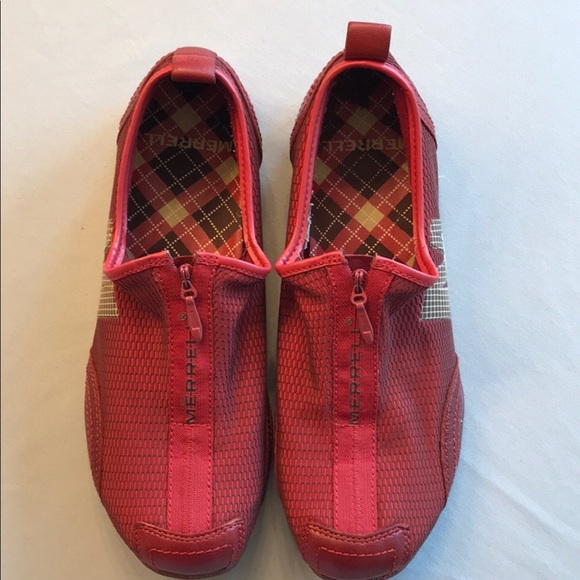 dark red shoes womens